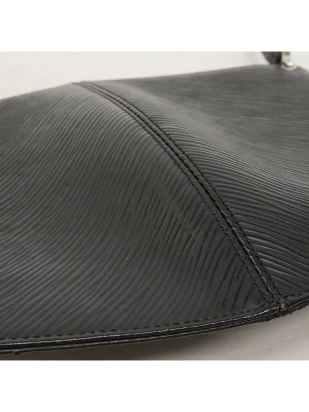 Louis Vuitton Pouch Epi Pochette Demilune Noir